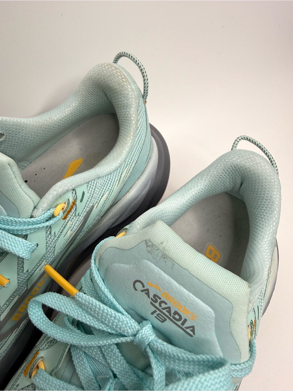 Brooks Cascadia 19 Women's Trail Running Shoes Sneakers 7.5 - Picture 2 of 15